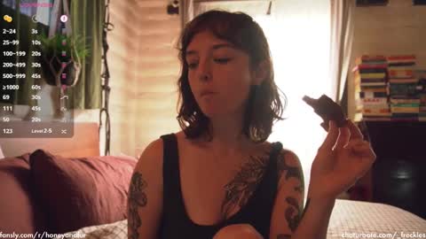 Snapshot of _freckles chatting on 02-28-25, 11:23 Jacqui Queen goddess motorcycle mozzarella Jaq next livestream see bio online show from 02-28-25, 11:23