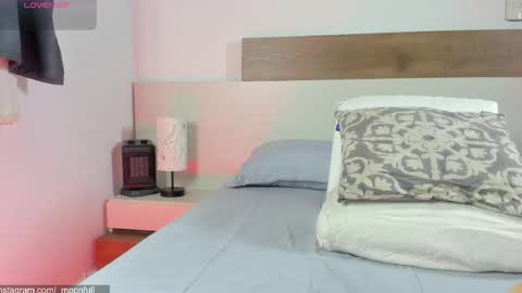 Snapshot of _fullmoon chatting on 05-24-26, 05:23 fullmoon online show from 05-24-26, 05:23