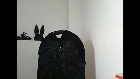 Mia-foster online show from 02-03-25, 01:52