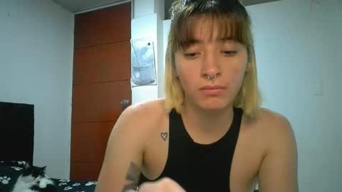 Mia-foster online show from 05-08-26, 11:54