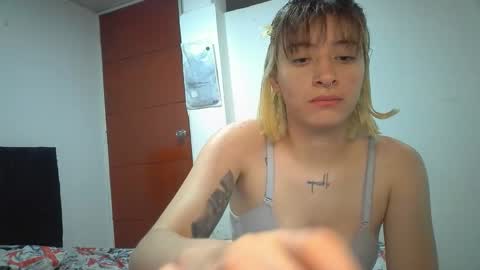 Mia-foster online show from 05-11-26, 12:49