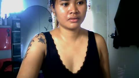 Snapshot of _genevieve22_ chatting on 07-14-26, 12:13 genny online show from 07-14-26, 12:13