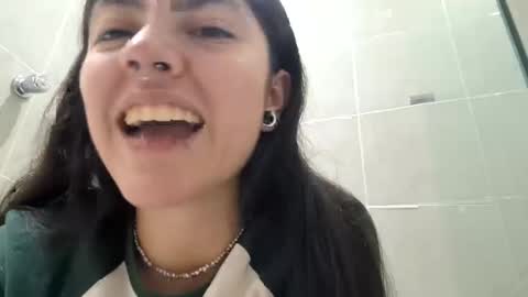 Snapshot of _ghostgirl__ chatting on 01-02-25, 05:39 SKY online show from 01-02-25, 05:39