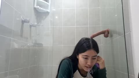 Snapshot of _ghostgirl__ chatting on 02-01-25, 07:02 SKY online show from 02-01-25, 07:02