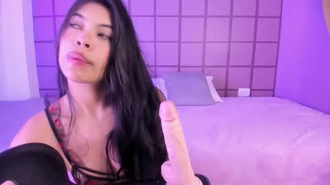 Gia online show from 11-21-25, 04:27