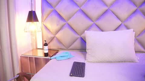 Snapshot of _giggy chatting on 05-08-26, 11:37 _giggy online show from 05-08-26, 11:37