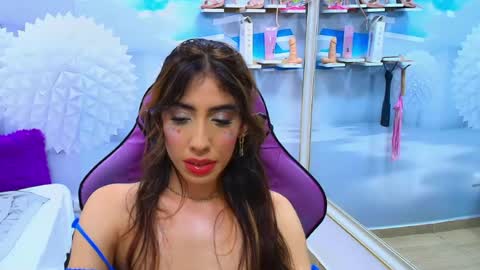 _gold_strawberry_ online show from 06-17-26, 11:23