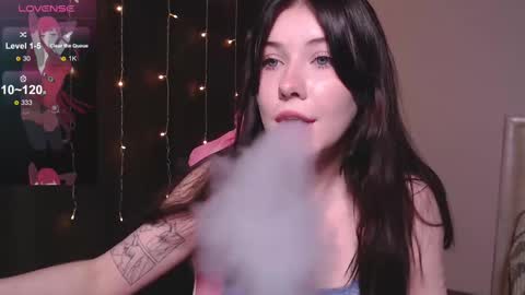 Snapshot of _gummybears_ chatting on 02-14-25, 12:03 Tori online show from 02-14-25, 12:03