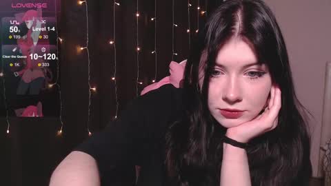 Snapshot of _gummybears_ chatting on 03-04-25, 08:35 Tori online show from 03-04-25, 08:35