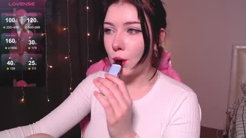 Snapshot of _gummybears_ chatting on 03-06-25, 06:08 Tori online show from 03-06-25, 06:08