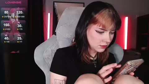 Snapshot of _gummybears_ chatting on 10-11-25, 09:19 Tori online show from 10-11-25, 09:19