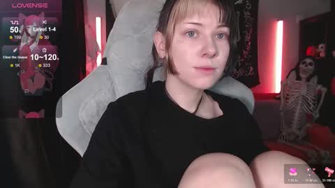 Snapshot of _gummybears_ chatting on 11-07-25, 10:04 Tori online show from 11-07-25, 10:04