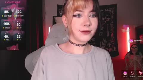 Snapshot of _gummybears_ chatting on 11-21-25, 09:52 Tori online show from 11-21-25, 09:52