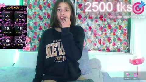 Snapshot of _gwen__ chatting on 02-21-25, 05:02 Gwen online show from 02-21-25, 05:02