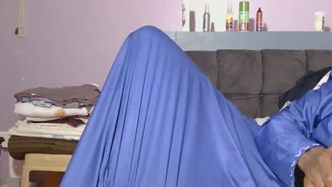 Snapshot of _hairlyboy chatting on 02-04-26, 01:39 _hairlyboy online show from 02-04-26, 01:39