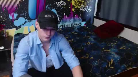 Snapshot of _happydayleon_ chatting on 09-17-25, 11:01 _happydayleon_ online show from 09-17-25, 11:01