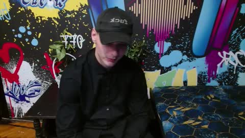 Snapshot of _happydayleon_ chatting on 09-22-25, 05:04 _happydayleon_ online show from 09-22-25, 05:04