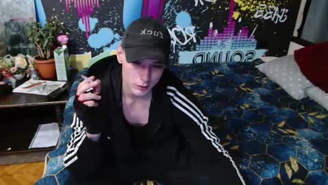 Snapshot of _happydayleon_ chatting on 09-24-25, 06:33 _happydayleon_ online show from 09-24-25, 06:33