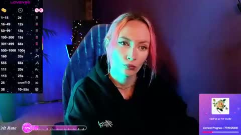 Snapshot of _helencarter chatting on 07-04-26, 08:15 Helen Carter 3 Next stream 2330 MSC online show from 07-04-26, 08:15