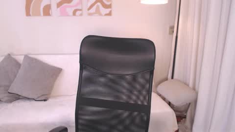 Bee. online show from 03-11-26, 07:42