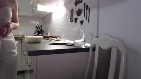 Snapshot of _hidden_frommymoom_ chatting on 03-05-26, 06:26 Criss4u online show from 03-05-26, 06:26