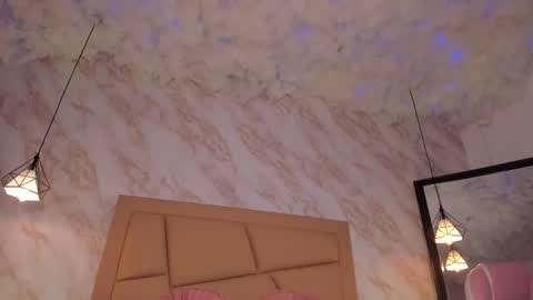 Hollywood online show from 04-28-26, 03:33