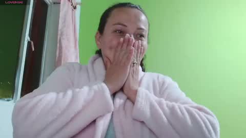 Honey online show from 06-06-26, 02:05