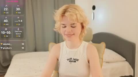 Snapshot of _honnyland chatting on 06-26-26, 01:37 Alisha online show from 06-26-26, 01:37