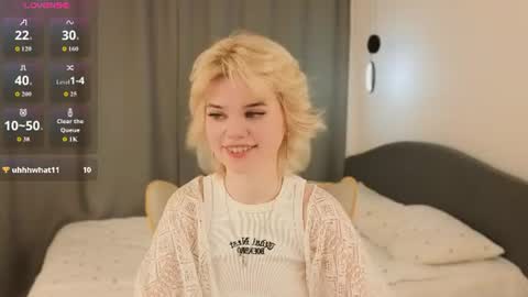 Snapshot of _honnyland chatting on 06-28-26, 01:17 Alisha online show from 06-28-26, 01:17