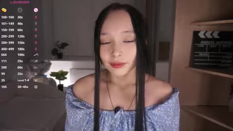 Snapshot of _inner_glow_ chatting on 03-08-26, 06:44 Emily online show from 03-08-26, 06:44