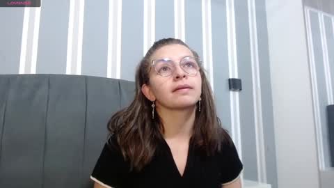 Snapshot of _isaabellaa chatting on 12-18-24, 11:34 Isa online show from 12-18-24, 11:34