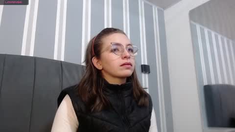 Snapshot of _isaabellaa chatting on 12-19-24, 12:01 Isa online show from 12-19-24, 12:01