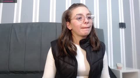 Snapshot of _isaabellaa chatting on 12-19-24, 03:08 Isa online show from 12-19-24, 03:08