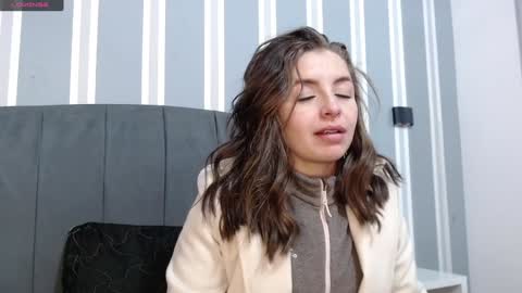 Snapshot of _isaabellaa chatting on 12-21-24, 12:06 Isa online show from 12-21-24, 12:06