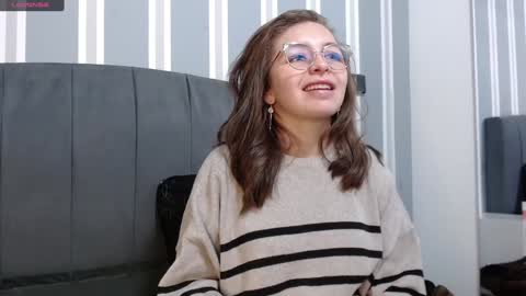 Snapshot of _isaabellaa chatting on 12-22-24, 11:44 Isa online show from 12-22-24, 11:44