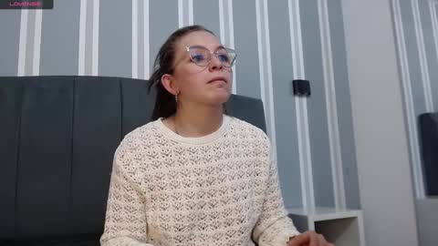 Snapshot of _isaabellaa chatting on 12-26-24, 06:22 Isa online show from 12-26-24, 06:22