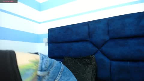 Snapshot of _isaabellaa chatting on 12-30-24, 06:05 Isa online show from 12-30-24, 06:05