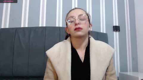 Snapshot of _isaabellaa chatting on 01-03-25, 11:03 Isa online show from 01-03-25, 11:03