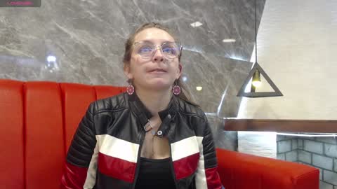 Snapshot of _isaabellaa chatting on 01-13-25, 02:21 Isa online show from 01-13-25, 02:21