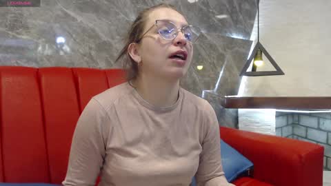 Snapshot of _isaabellaa chatting on 01-15-25, 11:21 Isa online show from 01-15-25, 11:21