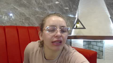 Snapshot of _isaabellaa chatting on 01-15-25, 02:24 Isa online show from 01-15-25, 02:24