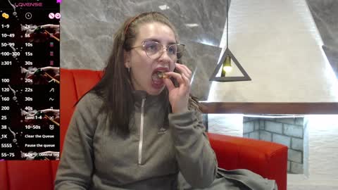 Snapshot of _isaabellaa chatting on 01-20-25, 03:07 Isa online show from 01-20-25, 03:07