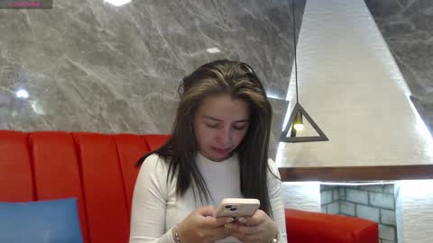 Snapshot of _isaabellaa chatting on 01-23-25, 11:26 Isa online show from 01-23-25, 11:26