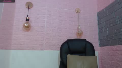 Snapshot of _isaabellaa chatting on 02-02-25, 03:17 Isa online show from 02-02-25, 03:17