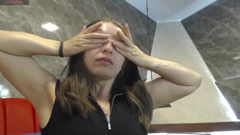 Snapshot of _isaabellaa chatting on 02-10-25, 11:25 Isa online show from 02-10-25, 11:25