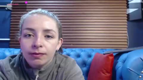 Snapshot of _isaabellaa chatting on 02-13-25, 11:39 Isa online show from 02-13-25, 11:39