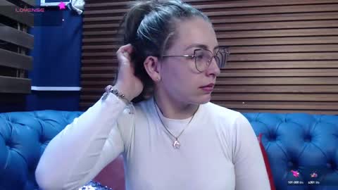 Snapshot of _isaabellaa chatting on 02-17-25, 11:34 Isa online show from 02-17-25, 11:34