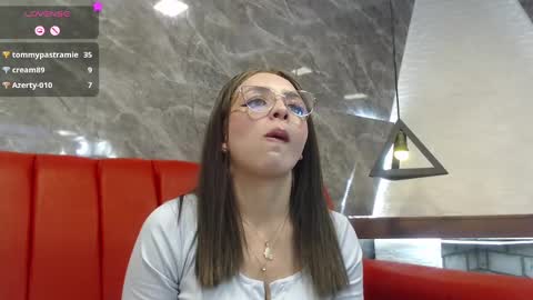 Snapshot of _isaabellaa chatting on 02-20-25, 05:40 Isa online show from 02-20-25, 05:40