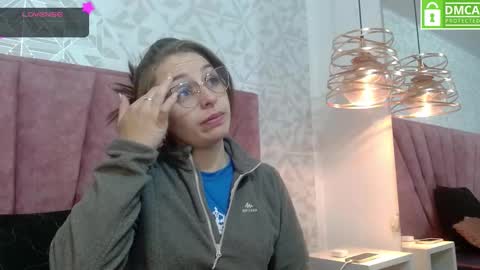 Snapshot of _isaabellaa chatting on 02-22-25, 12:08 Isa online show from 02-22-25, 12:08