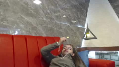 Snapshot of _isaabellaa chatting on 03-12-25, 11:20 Isa online show from 03-12-25, 11:20